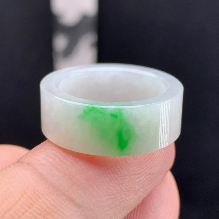 优惠内径18.2玉石缅甸纯天然翡翠a货飘花绿色方宽边戒指圈尾戒
