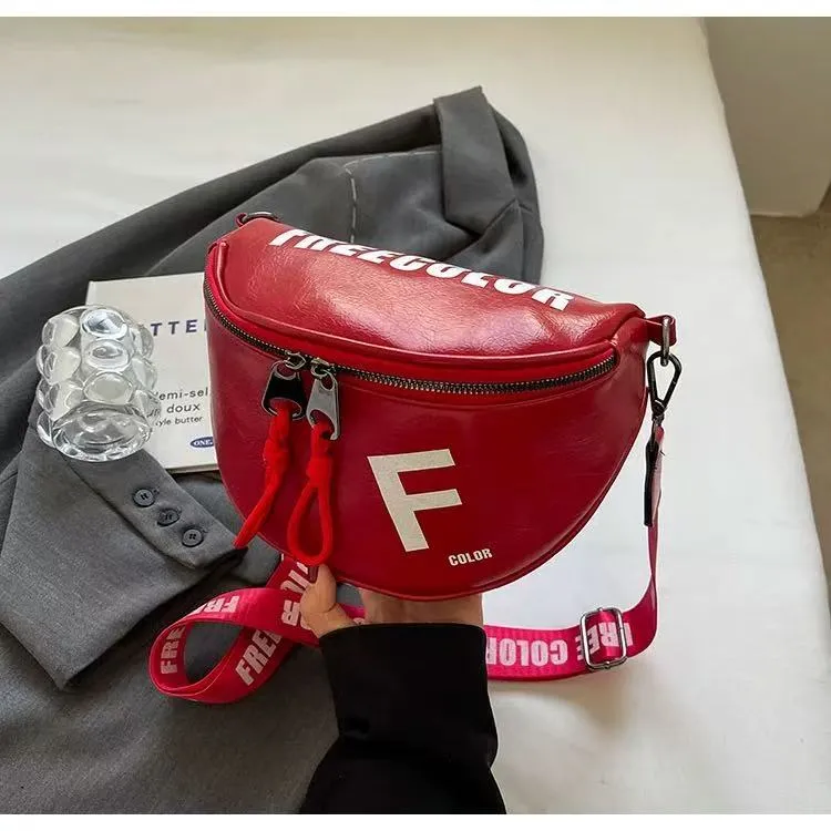 韩版时尚百搭女包字母宽带单肩斜挎马鞍包大容量洋气休闲潮流