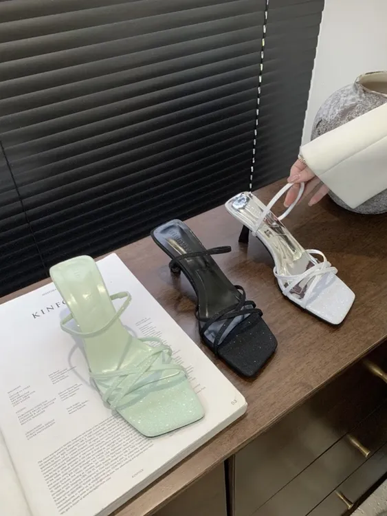 女鞋恋爱时髦春夏季新款法式一字带凉拖鞋女外穿气质高跟凉鞋