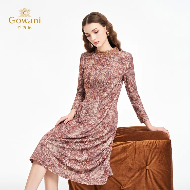 乔万尼琥珀流光风长裙2025秋款复古收腰修身长袖连衣裙ED3E237