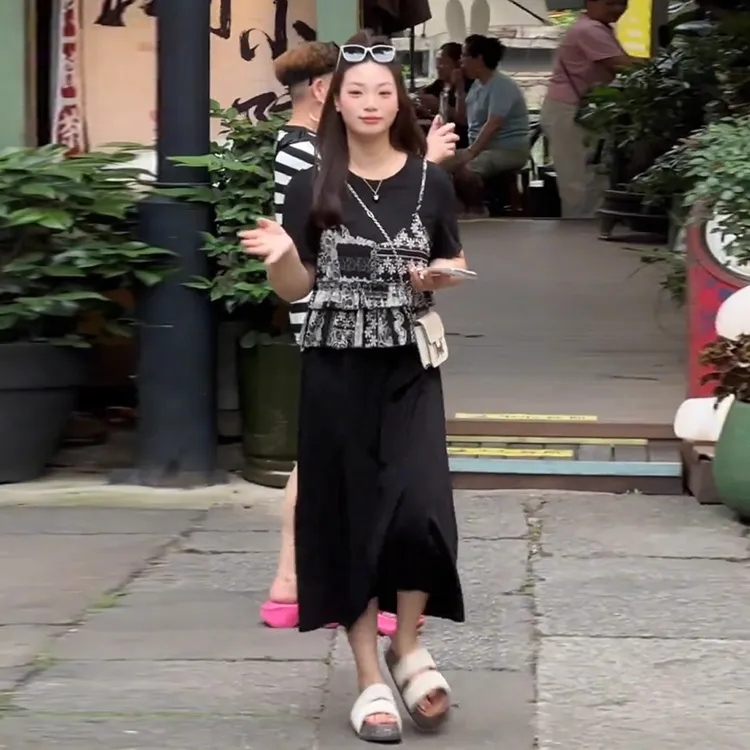 大码碎花吊带短袖假两件连衣裙夏季胖mm显瘦宽松小黑裙赫本风裙子