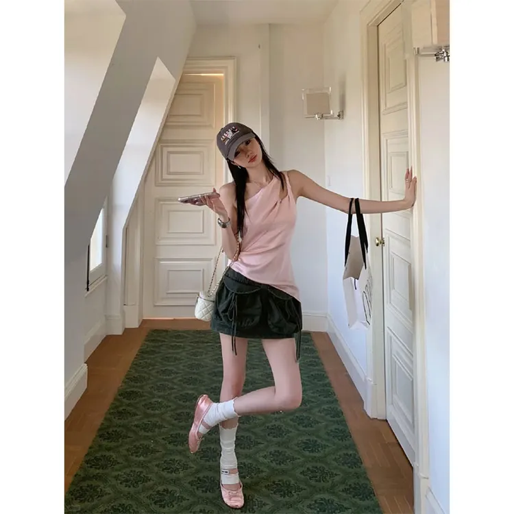 度假风气质高级感斜肩百搭辣妹背心上衣夏季新款显瘦口袋工装短裙