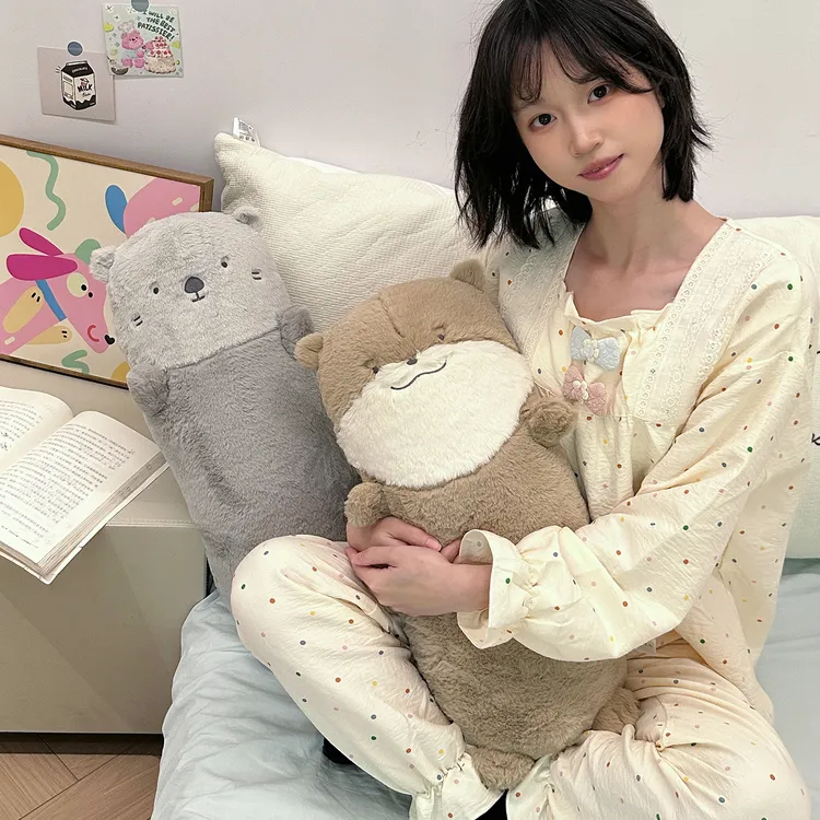 正版水獭长条抱枕可爱毛绒玩具家居女生睡觉夹腿床头靠垫靠枕玩偶