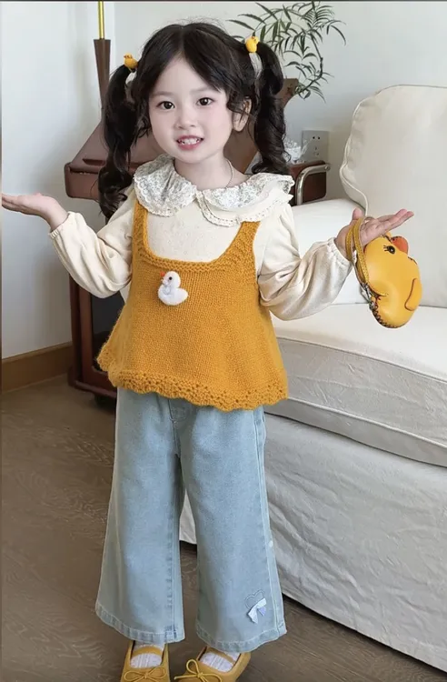 女童套装2025韩版秋款新款可爱娃娃领针织马甲蝴蝶结牛仔裤三件套