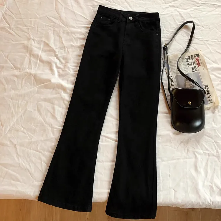 雪千羽梨型身材黑色微喇牛仔裤女春秋新款高腰修身显瘦弹力喇叭裤