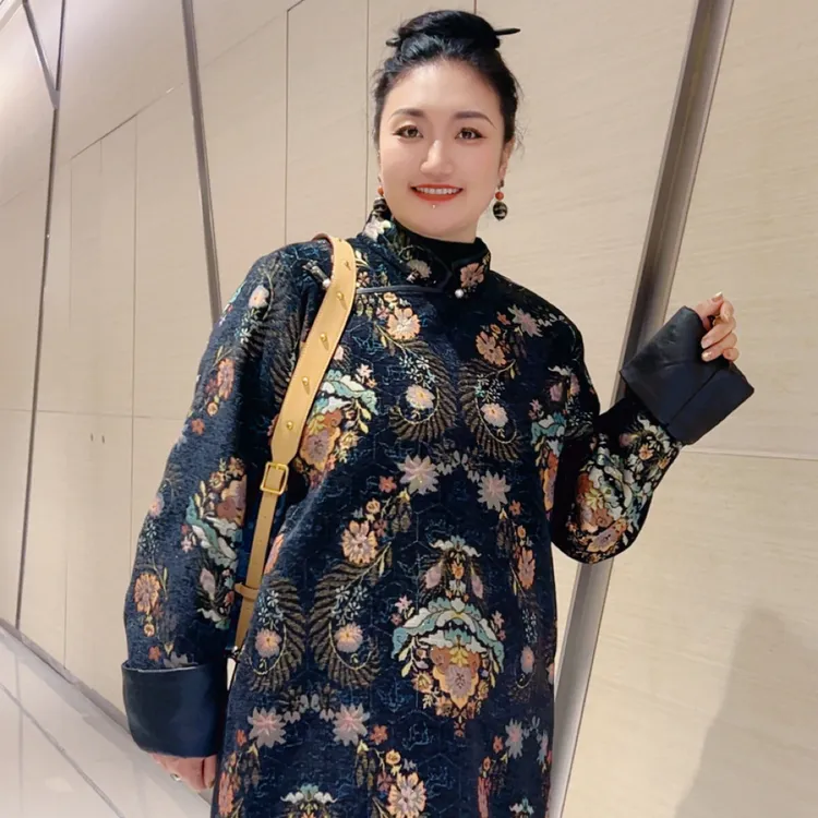 新款冬装长款外套 简约 时尚 轻奢 民族服装