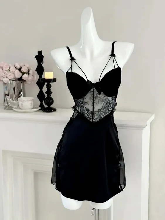 蜜桃·新款大胸女性感带胸垫蕾丝吊带睡裙纯欲风美背设计睡衣