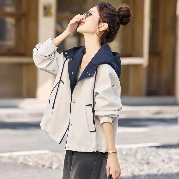 休闲外套女2025春秋新款高级感连帽短款风衣宽松时尚拼色夹克上衣