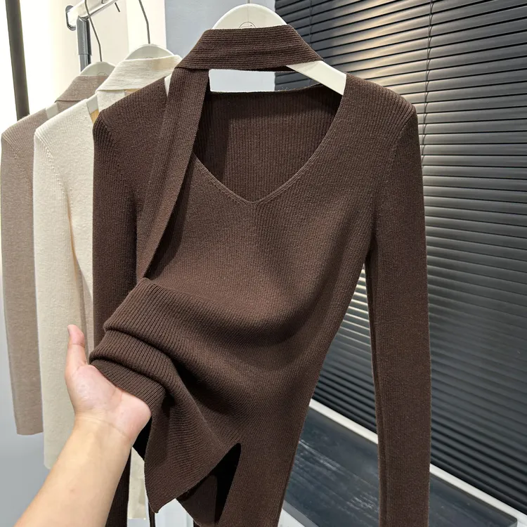 洋气下摆开叉设计长袖针织小衫咖色简约V领套头打底衫软糯上衣女