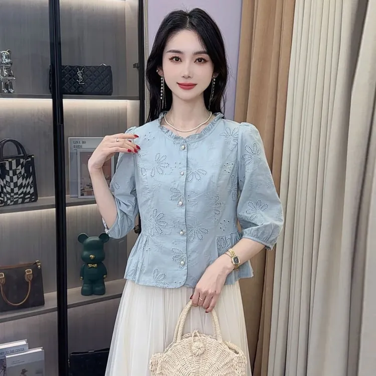 衬衫女2025早秋新款时髦洋气法式花边圆领短款减龄百搭七分袖上衣