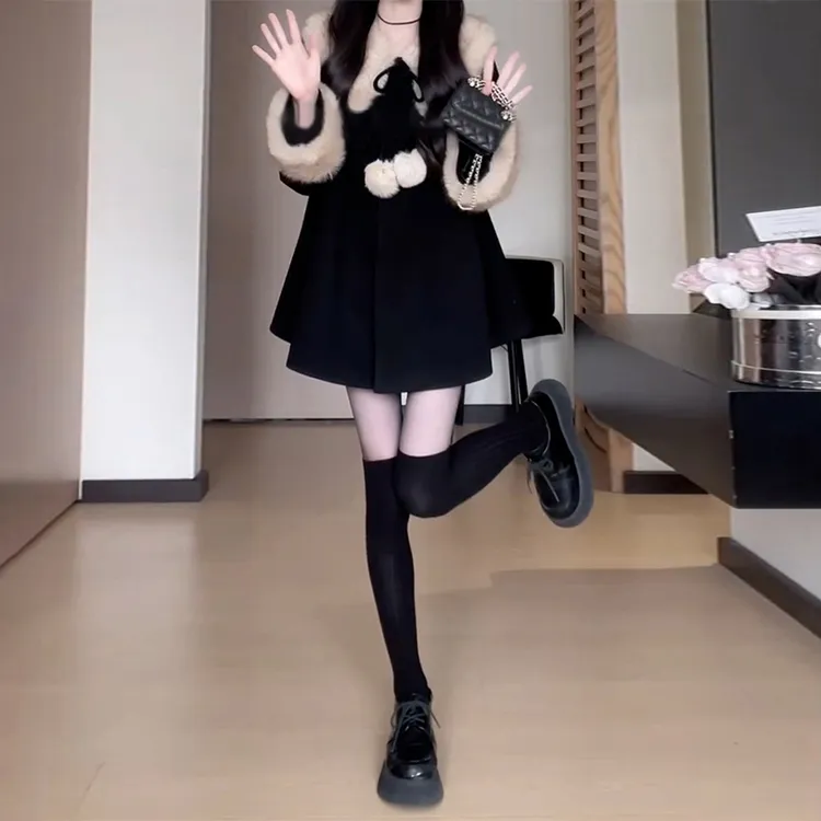 韩系高级短款黑色毛呢外套女秋冬季2026新爆款小个子香风加厚大衣