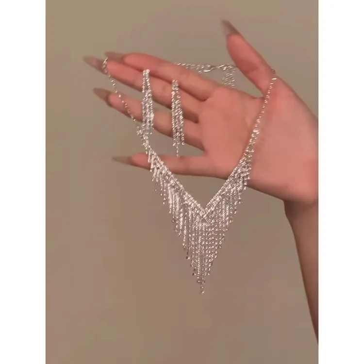 铜合金合成锆石项链 项链晚礼服高级感锁骨链轻奢小众新娘颈链女