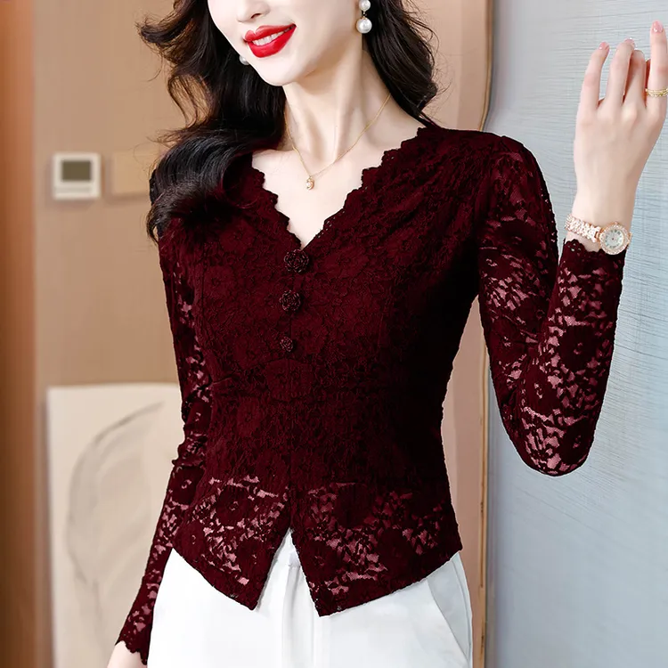 V领蕾丝打底衫女春秋内搭2026新款高级感长袖T恤修身显瘦短款上衣