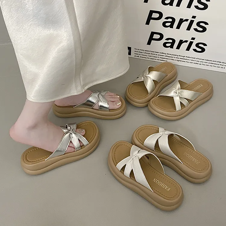 厚底沙滩拖鞋女鞋2025新款夏季外穿精致高级感凉拖鞋配裙子一字拖