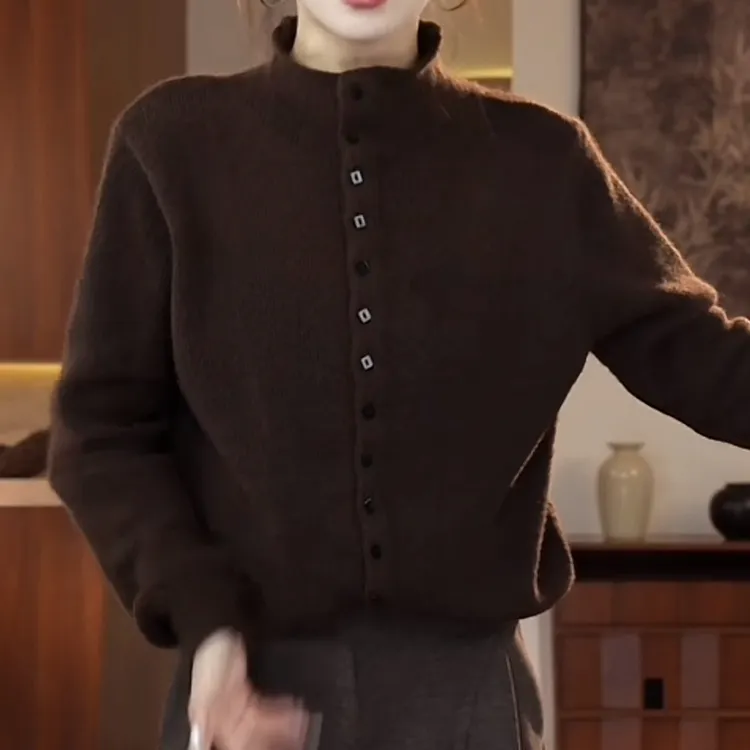 2025冬季穿搭新款休闲立领咖色长袖针织衫女装时尚洋气宽松打底衫