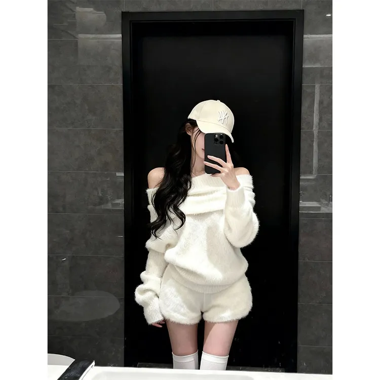 美式一字肩毛衣女秋冬2025新款慵懒风软糯针织衫露肩上衣百搭短裤