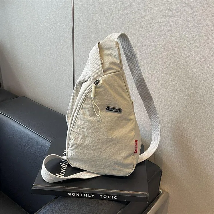 2025新款简约经典轻便时尚百搭包包女休闲胸包单肩斜跨包学生小众