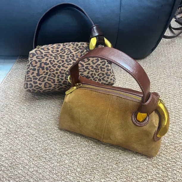 【小杜优选】2025小众精致反绒皮复古鎏金手提包单肩斜挎包包女