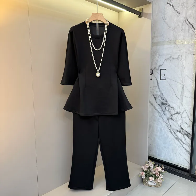 2025早秋新款中袖圆领收腰净版上衣+小腿裤老钱风大码套装2743