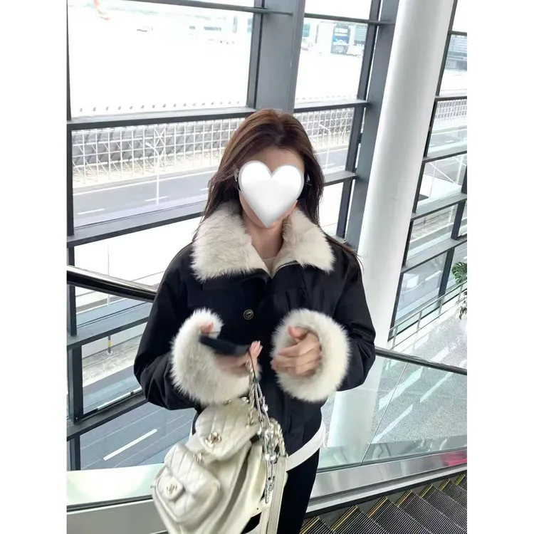 2025新款常规厚款短款短外套加厚长袖女款服装女单排扣毛毛翻领