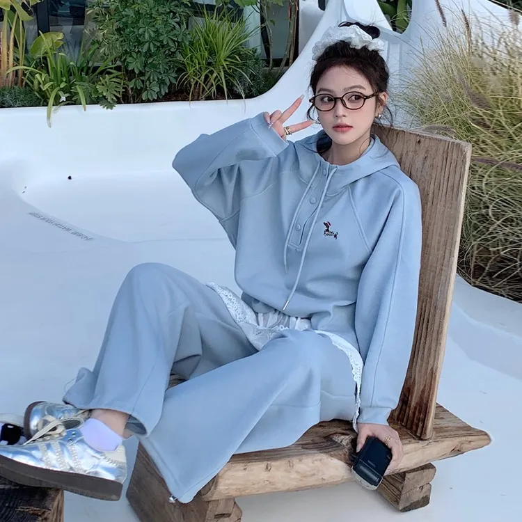 奶蓝色连帽卫衣套装女2025年秋季设计感蕾丝阔腿裤休闲减龄两件套