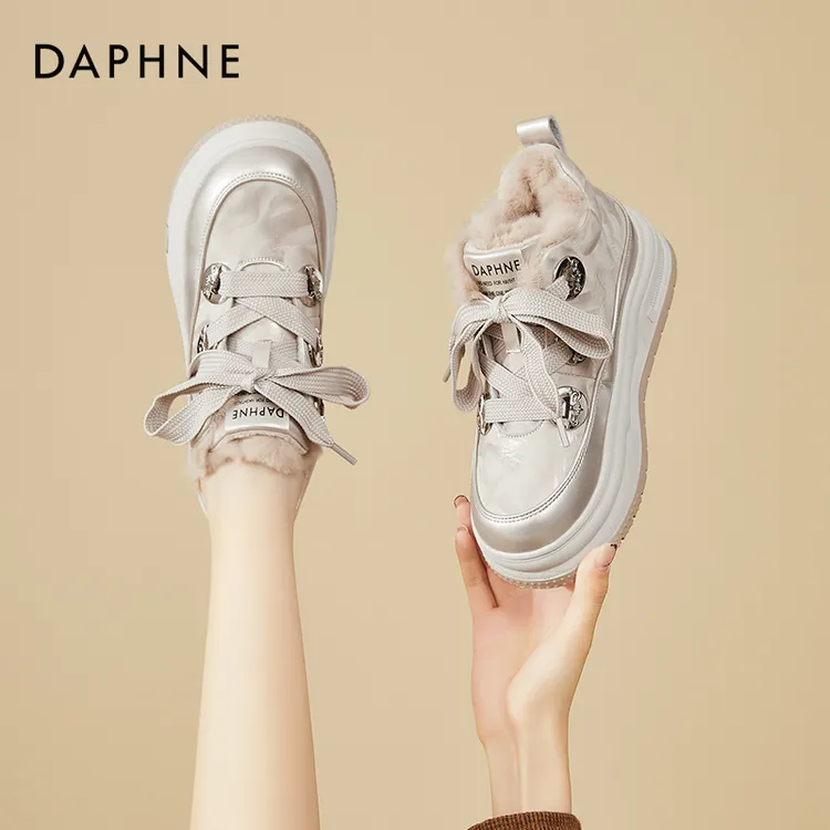 达芙妮冬季加绒雪地靴女2025新款厚底运动板鞋百搭加厚保暖大棉鞋