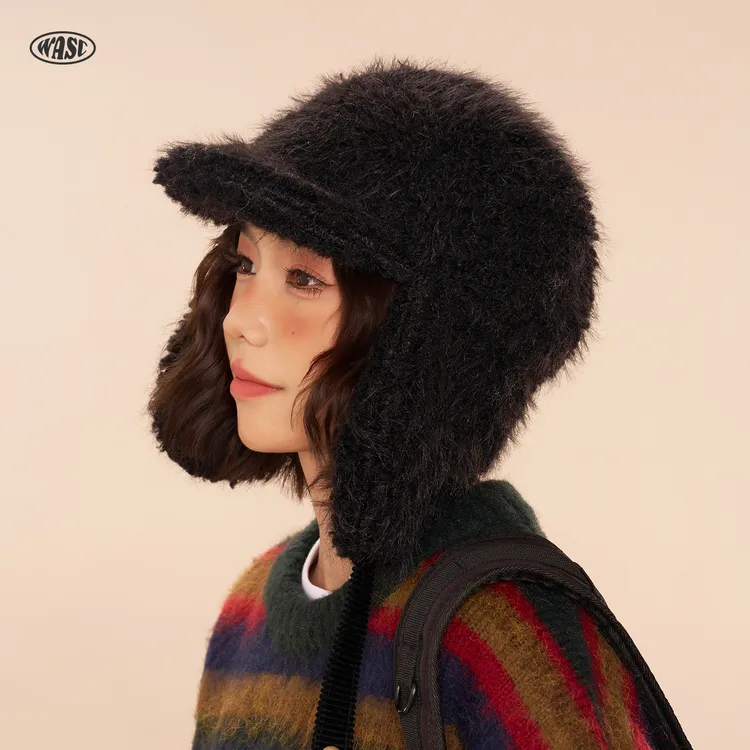 秋冬毛绒护耳雷锋帽子女滑雪保暖加厚防寒大头围显脸小鸭舌棒球帽