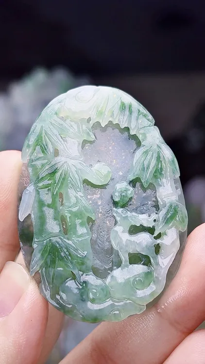 天然缅甸翡翠冰飘绿一鹿有你毛货买断需抛光尺寸53.6-37.5-7