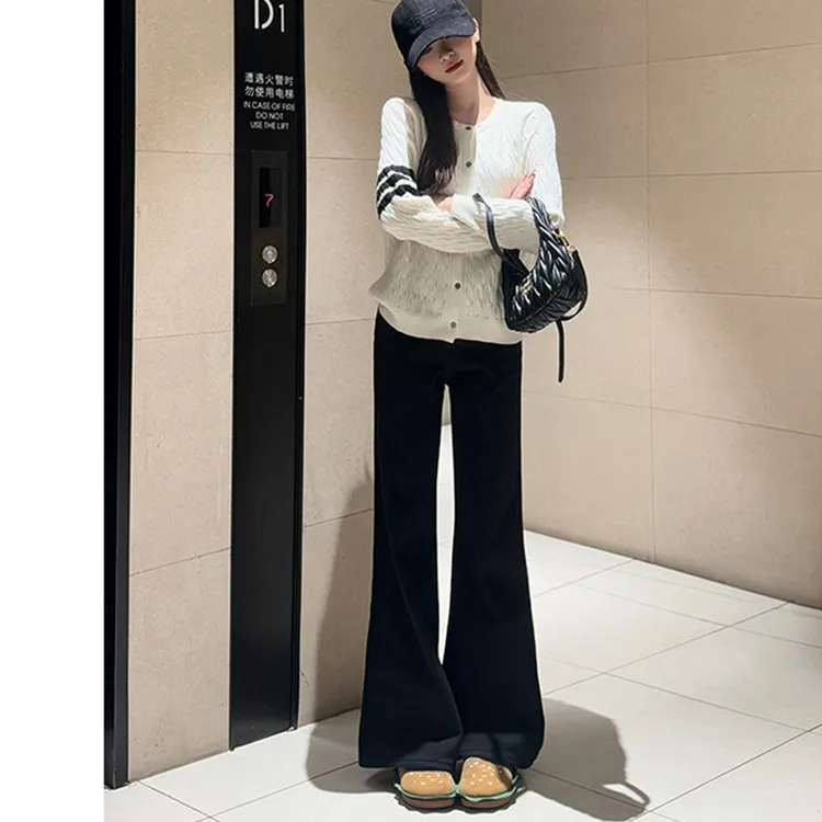 黑色不贴腿微喇牛仔裤女秋冬加绒新款小个子女士弹力直筒牛仔裤
