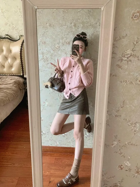 【偏爱焦糖】秋季时尚粉色针织开衫上衣显瘦减龄咖色半身裙两件套