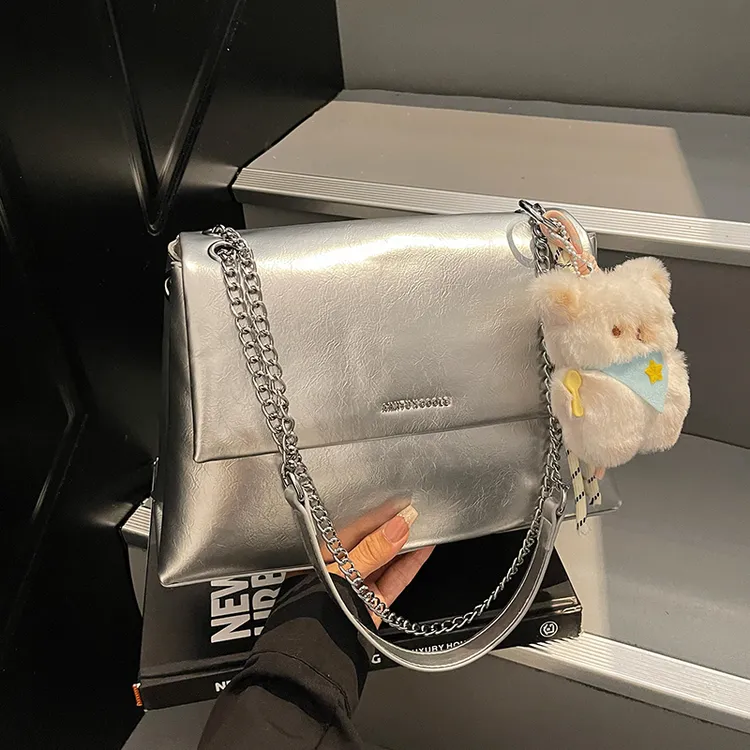 艾米兔女包2025新款简约日常休闲链条纯色小众洋气潮流单肩斜挎包