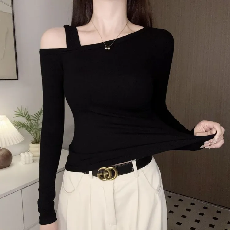 早秋一字肩露肩修身显瘦长袖T恤打底衫设计感小众气质斜肩上衣女