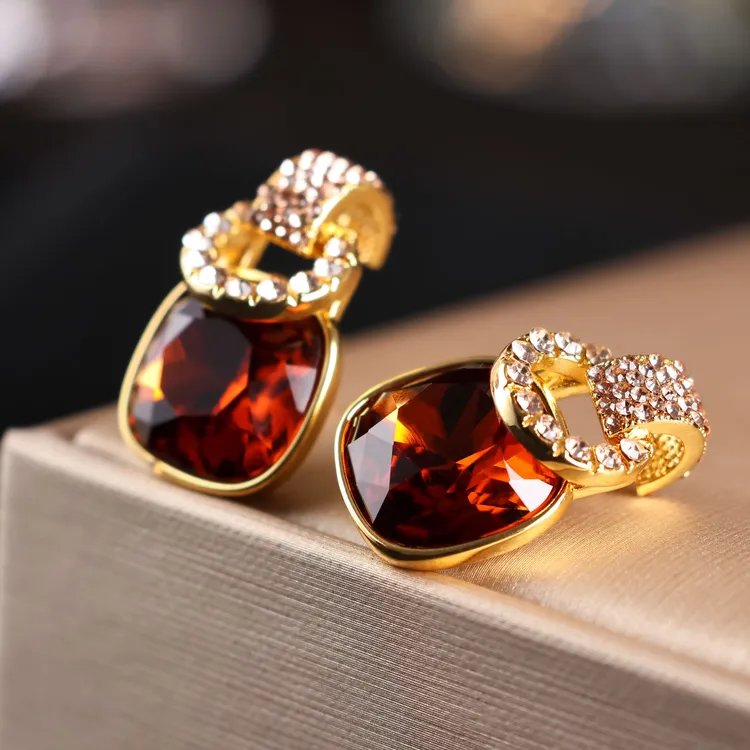 铜合金合成锆石耳饰 高级感复古耳钉女精致优雅耳饰小众气质耳环