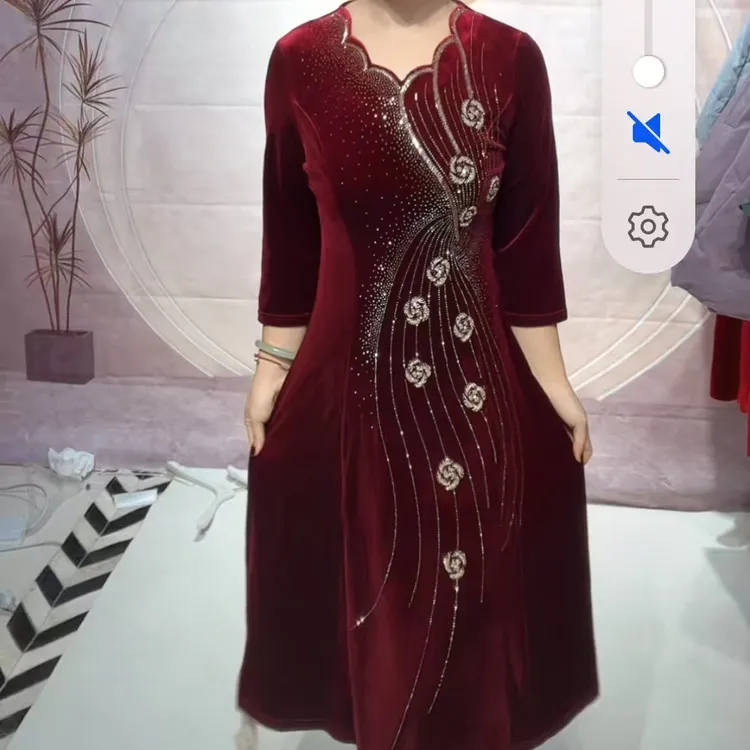 新款重工丝绒气质优雅中老年妈妈连衣裙