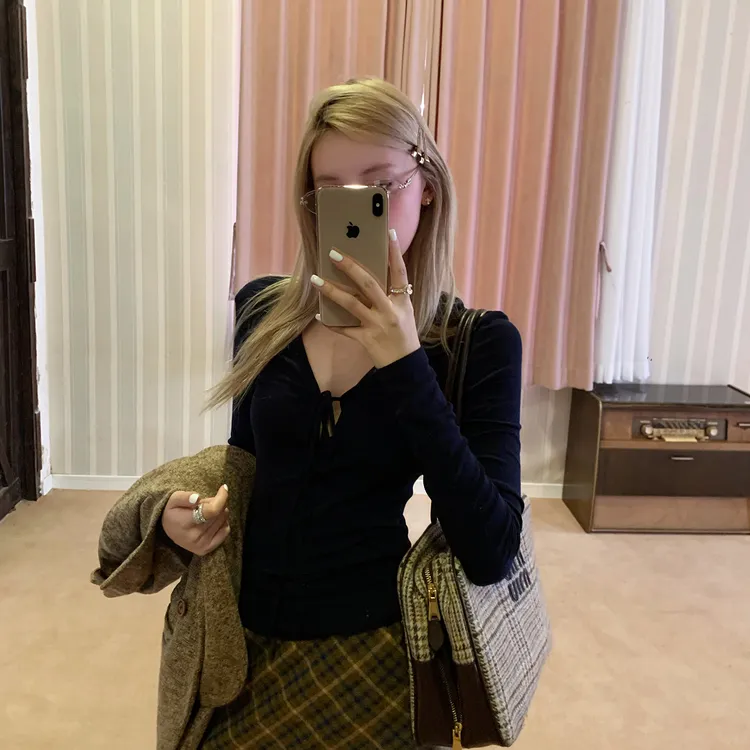 8uioio 京亚冷葡 修身v领绑带t恤女2025早秋新款长袖显瘦内搭上衣