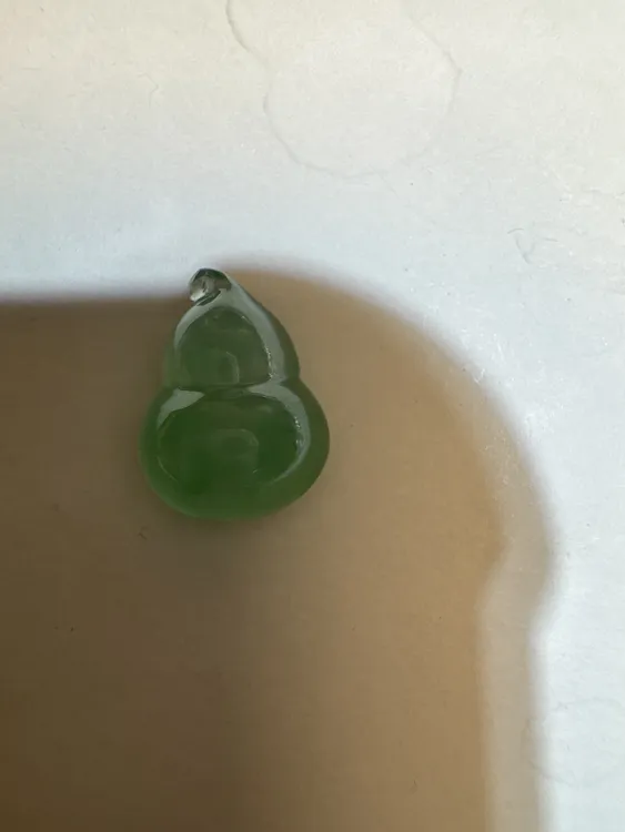 缅甸翡翠a货冰种绿底葫芦小而精