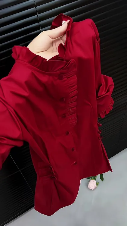 韩系时尚新年红花边衬衫秋冬季流行穿搭新款2025年轻熟内搭上衣女