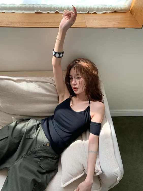 夏季新款纯欲慵懒风女装挂脖露肩单袖吊带背心显瘦工装阔腿裤套装