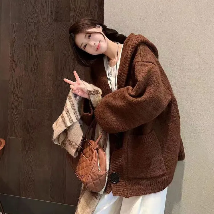 韩系慵懒风连帽外搭毛衣外套女2025秋冬新款宽松软糯羊驼针织开衫