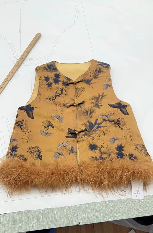莲遇曦 金缕问春鹅绒马甲  羽绒服女装马夹1m1121782
