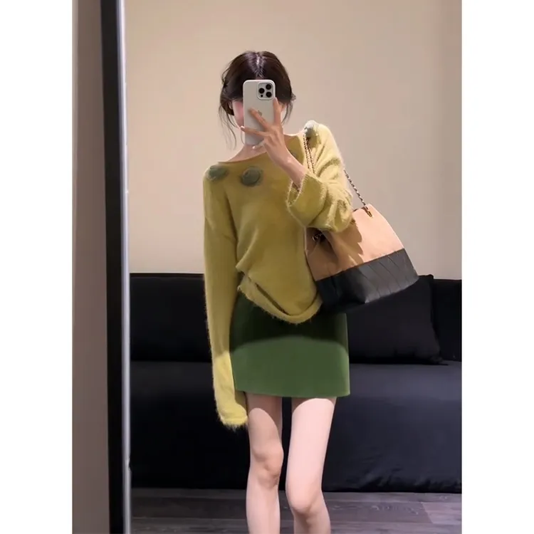 2025早秋新款女韩系穿搭宽松花朵长袖毛衣上衣气质高腰A字半身裙