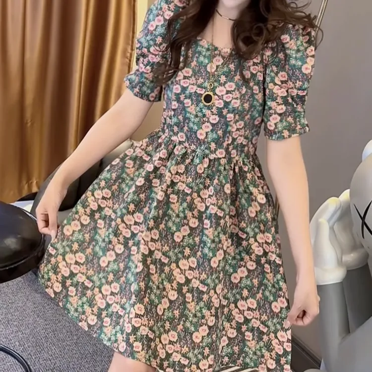 夏季新款法式田园复古方领蝴蝶结碎花泡泡袖高腰A字连衣裙