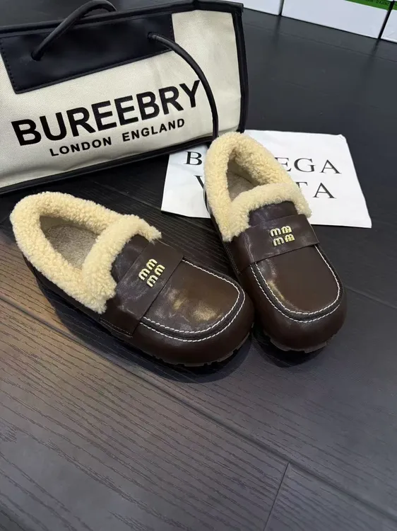 大金大码女鞋40-43显脚小毛边豆豆鞋一脚蹬