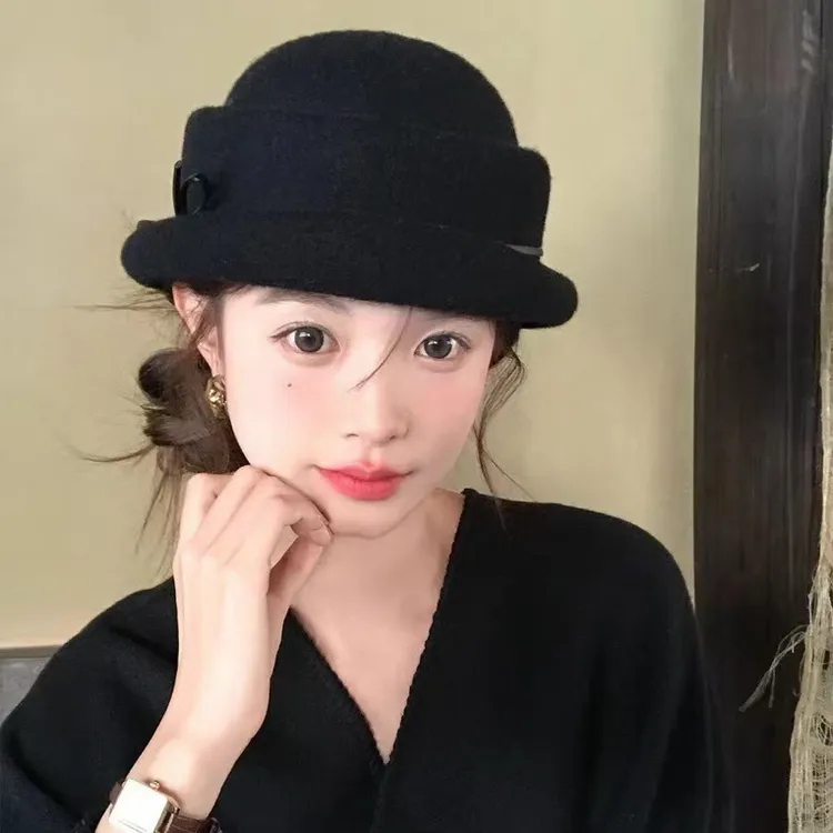 新款赫本风小礼帽纯羊毛女秋冬高级感渔夫帽千金风优雅卷边盆帽子