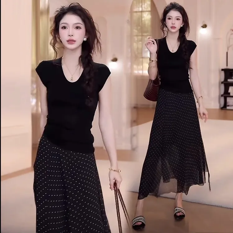 新款时髦洋气时尚套装裙女2025夏季短袖上衣开叉波点半身裙两件套