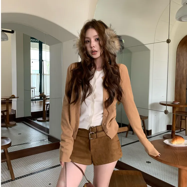 韩系撞色假两件长袖针织开衫女早秋氛围感穿搭显瘦上衣复古短裤潮
