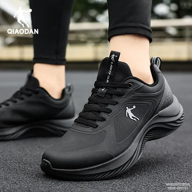 乔丹黑色运动鞋男鞋2025春秋季官网旗舰正品软底休闲百搭跑步鞋男