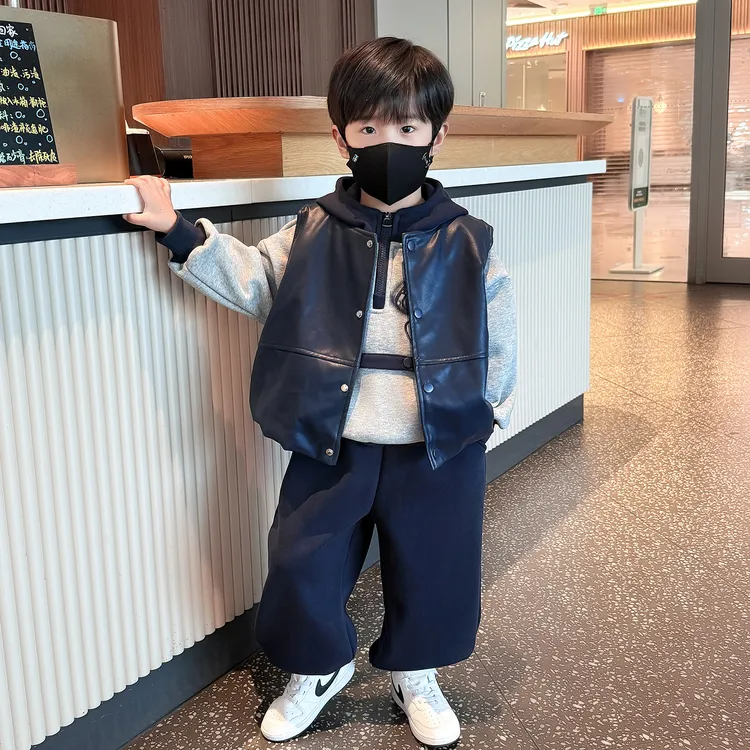 男童加绒套装秋冬季儿童加厚衣服2025新款帅气男孩宝宝马甲三件套