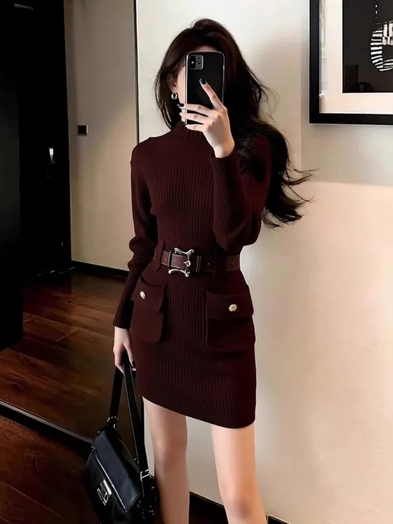 Y181秋冬特别漂亮掐腰小裙子气质高级感酒红针织高领修身连衣裙女