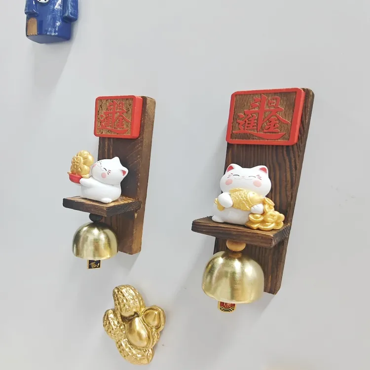 木质国潮冰箱贴可爱招财猫风铃挂件入户门冰箱门提醒平安福铃